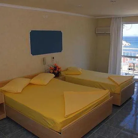 Ξενοδοχείο Mavi Deniz 3*